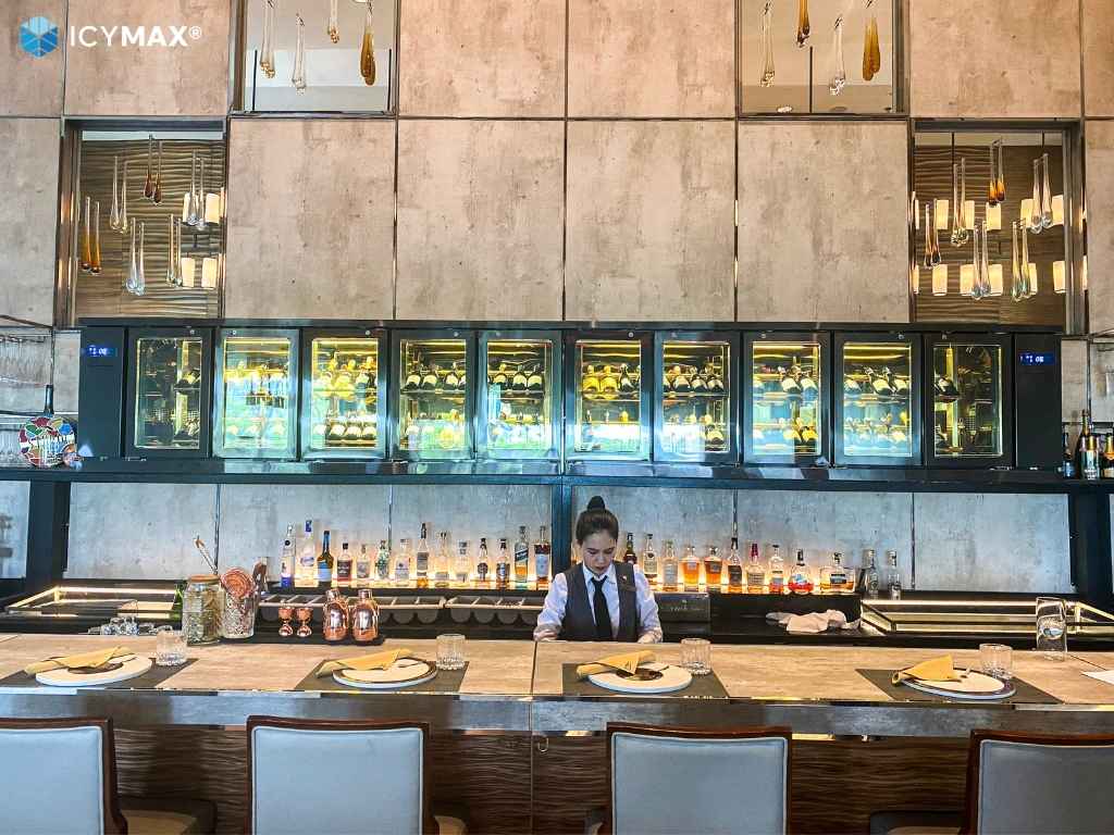 Hệ tủ rượu vang treo tường do Icymax sản xuất tại KS JW Marriot Hà Nội